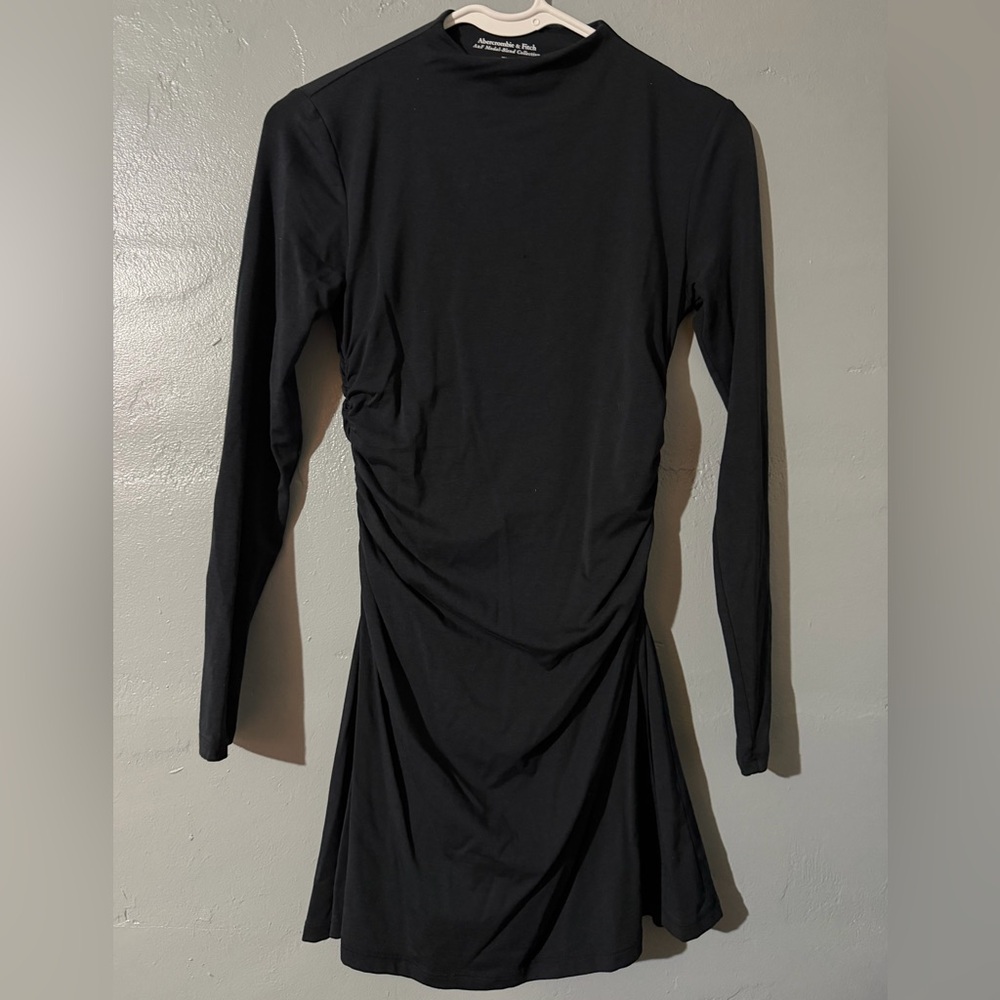 Abercrombie & Fitch Black Long-Sleeve Ruched Dress